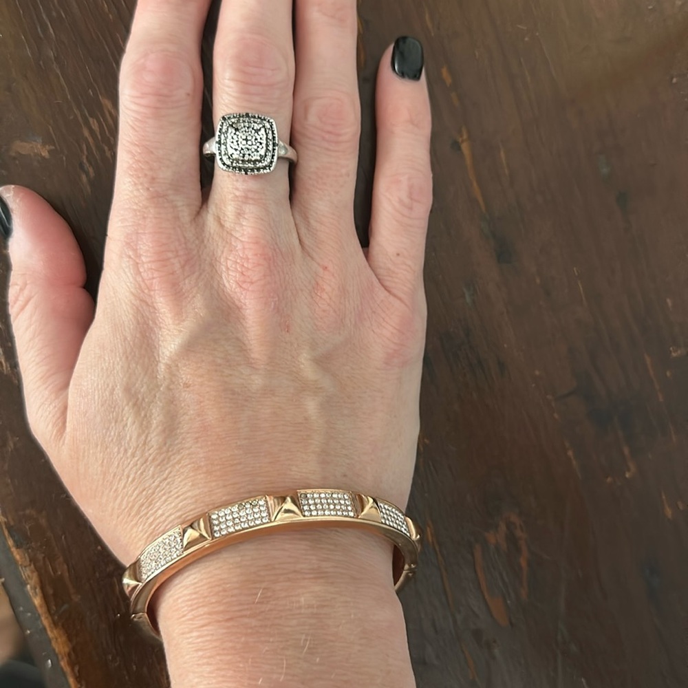 Michael Kors rose gold bangle